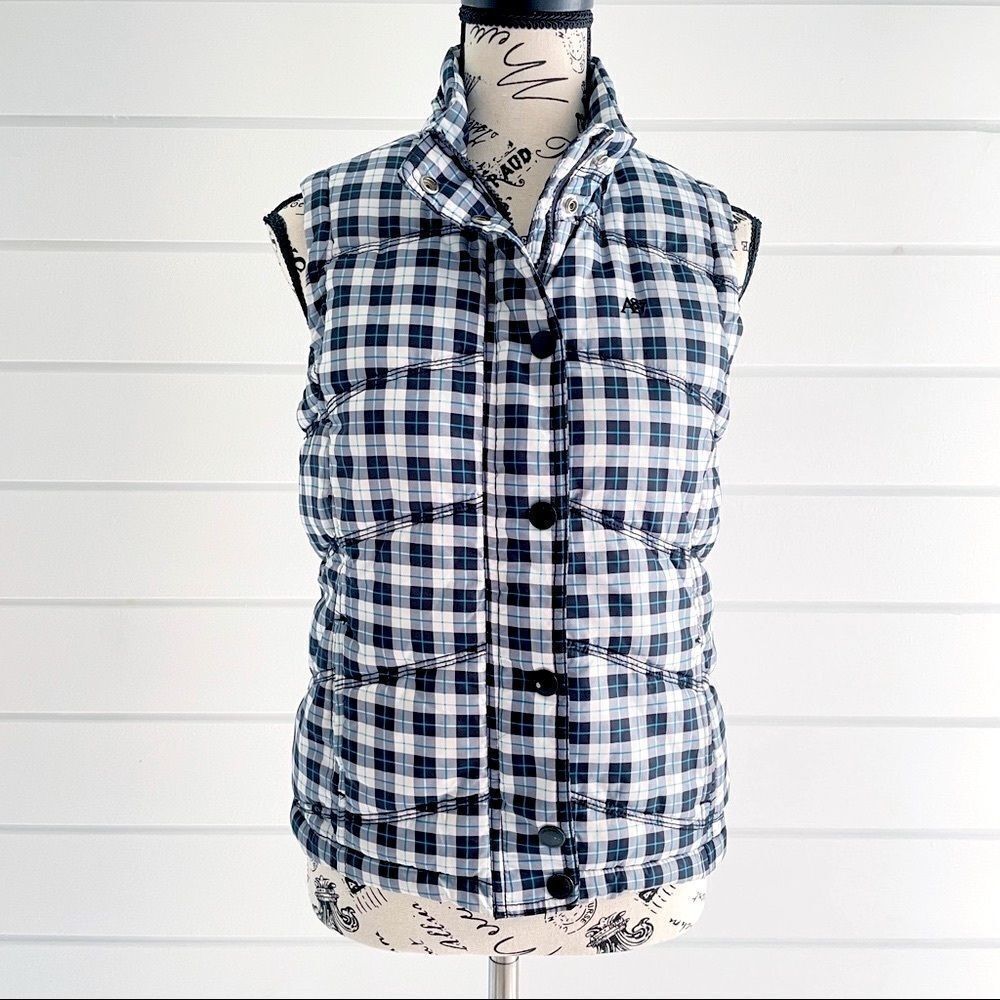 Aeropostale Plaid Quilted Fleece Lined Puffer Vest With Snaps & Hidden Zipper